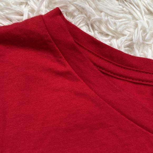 🎉HP🎉 Old Navy Very Merry Graphic Tee 💗 Red White & Gold - Picture 9 of 12